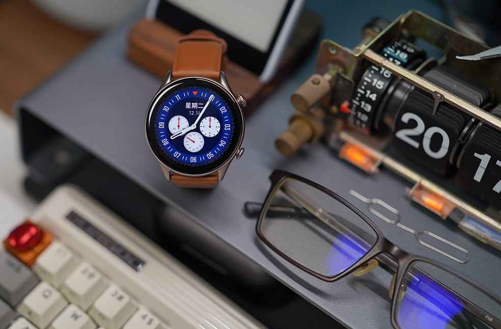 Global Smartwatch Market