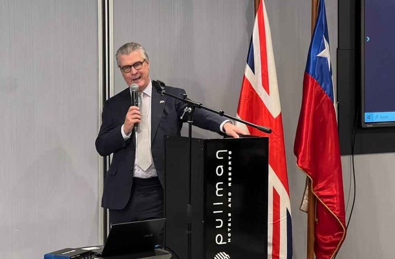 Lord Offord _UK in Chile