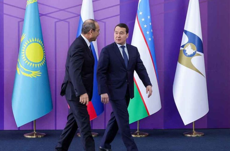 Kazakh, Uzbek PMs discuss water and industrial cooperation