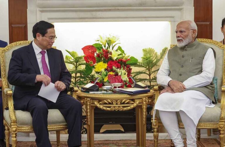 Minister Pham Minh Chinh and Prime Minister Narendra Modi